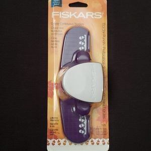 Fall Border Punch - Fiskars Brand